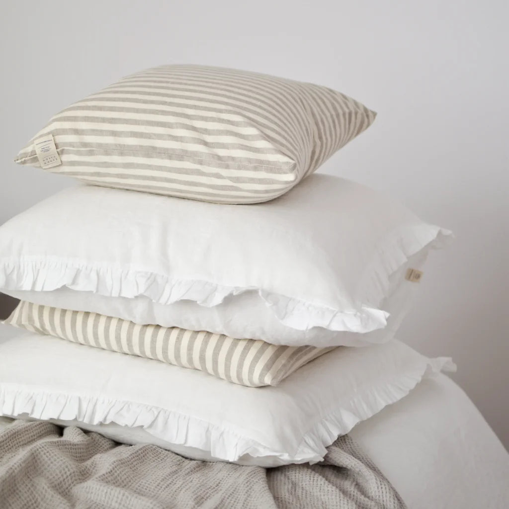 Leinen Kissenhülle Streifen in Creme+Beige Muster Streifen von Linen Tales Größe 40x40 cm