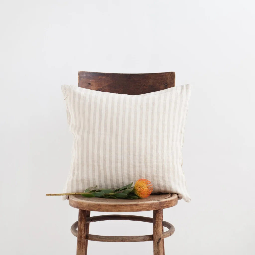 Leinen Kissenhülle Streifen in Creme+Beige Muster Streifen von Linen Tales Größe 45x45 cm