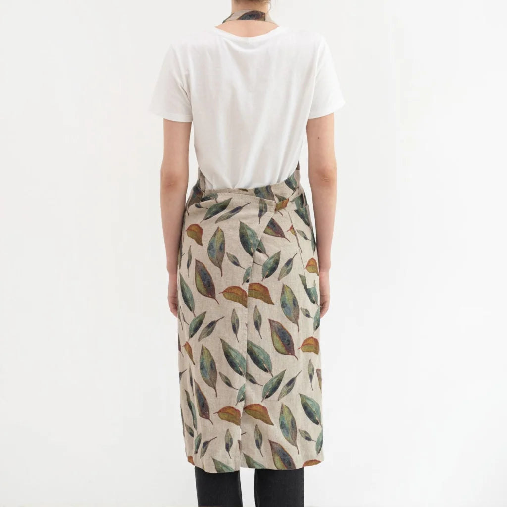 Leinen Kochschürze Blätter in Creme+Grün+Orange Muster Blätter von Linen Tales Größe 100 cm breit+ 98 cm lang