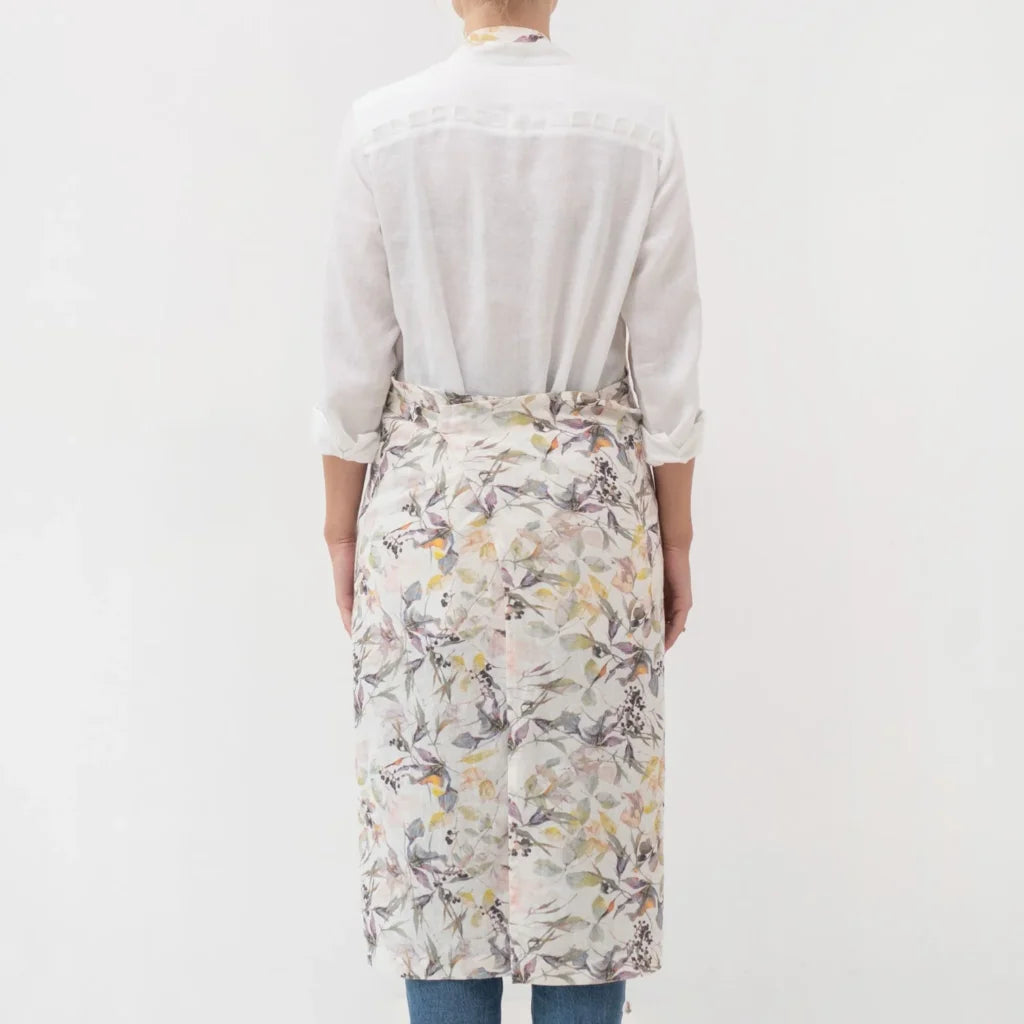Leinen Kochschürze Blumen in Weiß+Flieder+Gelb Weiß+Lila+Gelb Muster Blumen von Linen Tales Größe 100 cm breit+ 98 cm lang