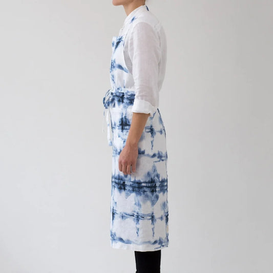 Leinen Kochschürze Farbverlauf in Weiß+Blau Muster Farbverlauf von Linen Tales Größe 100 cm breit+ 98 cm lang