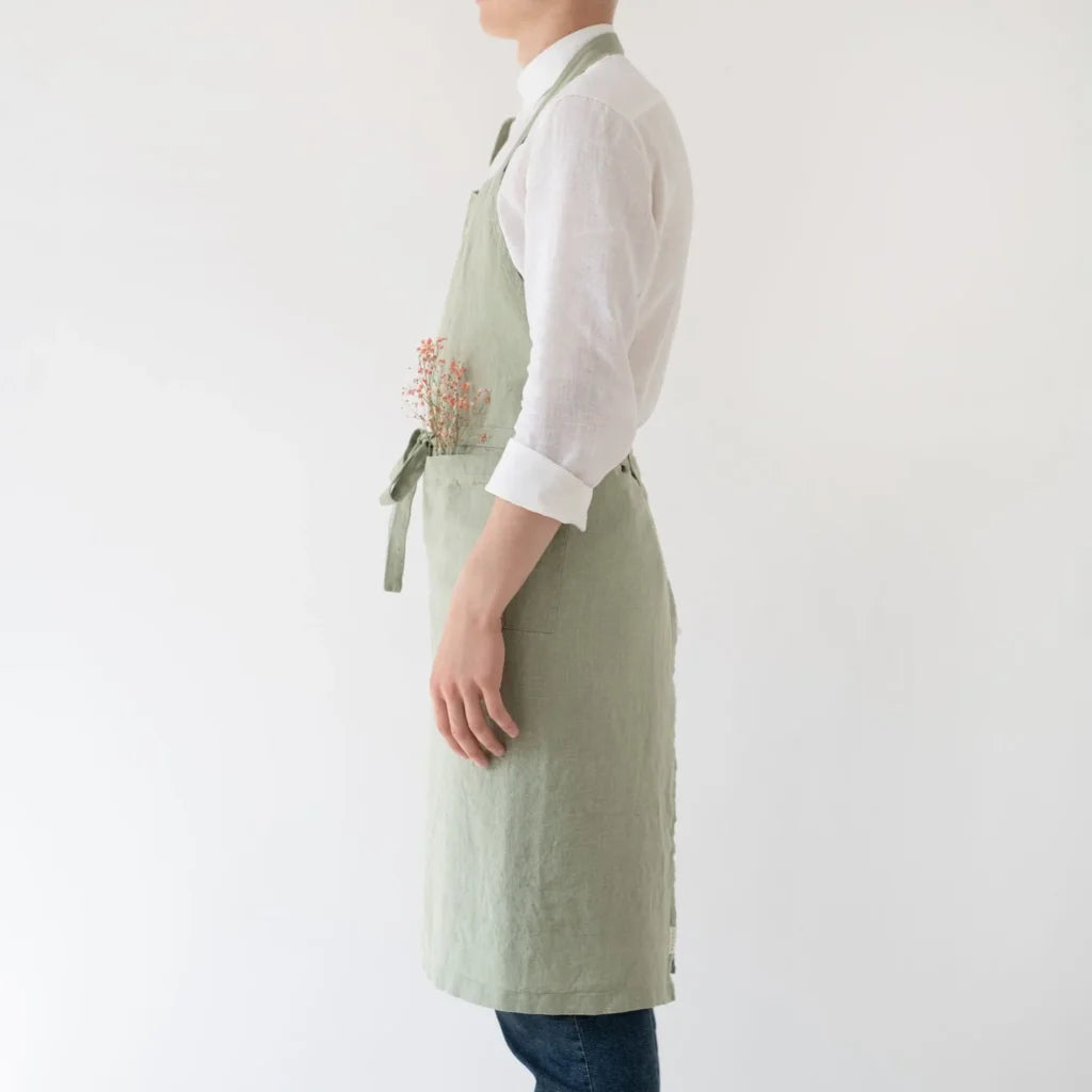 Leinen Kochschürze in Hellgrün Grün von Linen Tales Größe 100 cm breit+ 98 cm lang