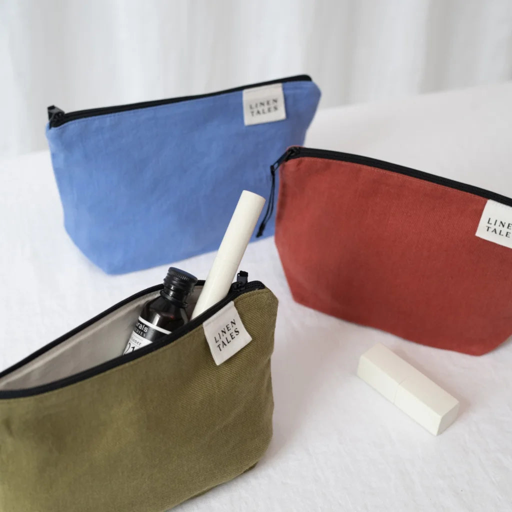 Leinen Kosmetiktasche in Blau von Linen Tales Größe 21x14 cm