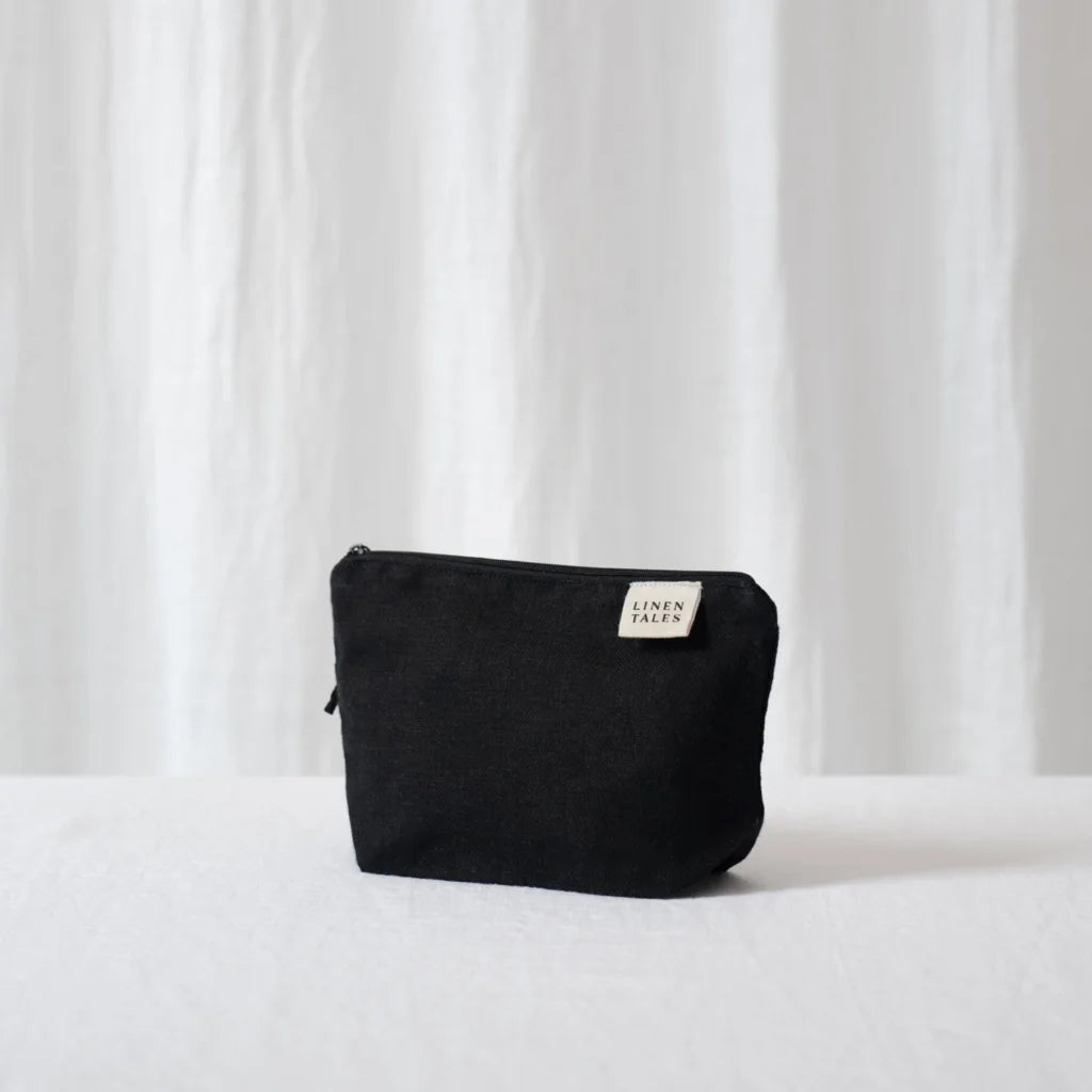 Leinen Kosmetiktasche in Schwarz von Linen Tales Größe 21x14 cm