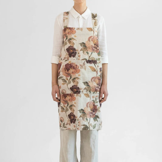 Leinen Pinafore-Schürze Blumen in Creme+Aubergine+Olive Creme+Beere+Grün Muster Blumen von Linen Tales Größe 114 cm breit+ 83 cm lang