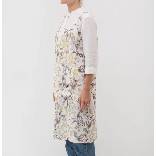 Leinen Pinafore-Schürze Blumen in Weiß+Flieder+Gelb Weiß+Lila+Gelb Muster Blumen von Linen Tales Größe 114 cm breit+ 83 cm lang