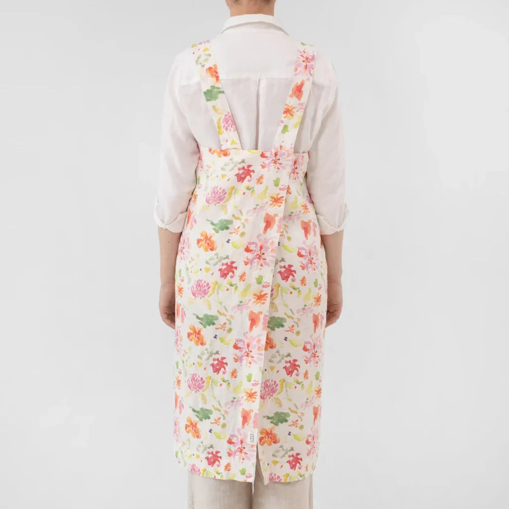 Leinen Pinafore-Schürze Blumen in Weiß+Rosa+Orange+Grün Muster Blumen von Linen Tales Größe 114 cm breit+ 83 cm lang