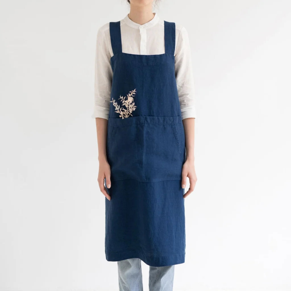 Leinen Pinafore-Schürze in Dunkelblau Blau von Linen Tales Größe 114 cm breit+ 83 cm lang