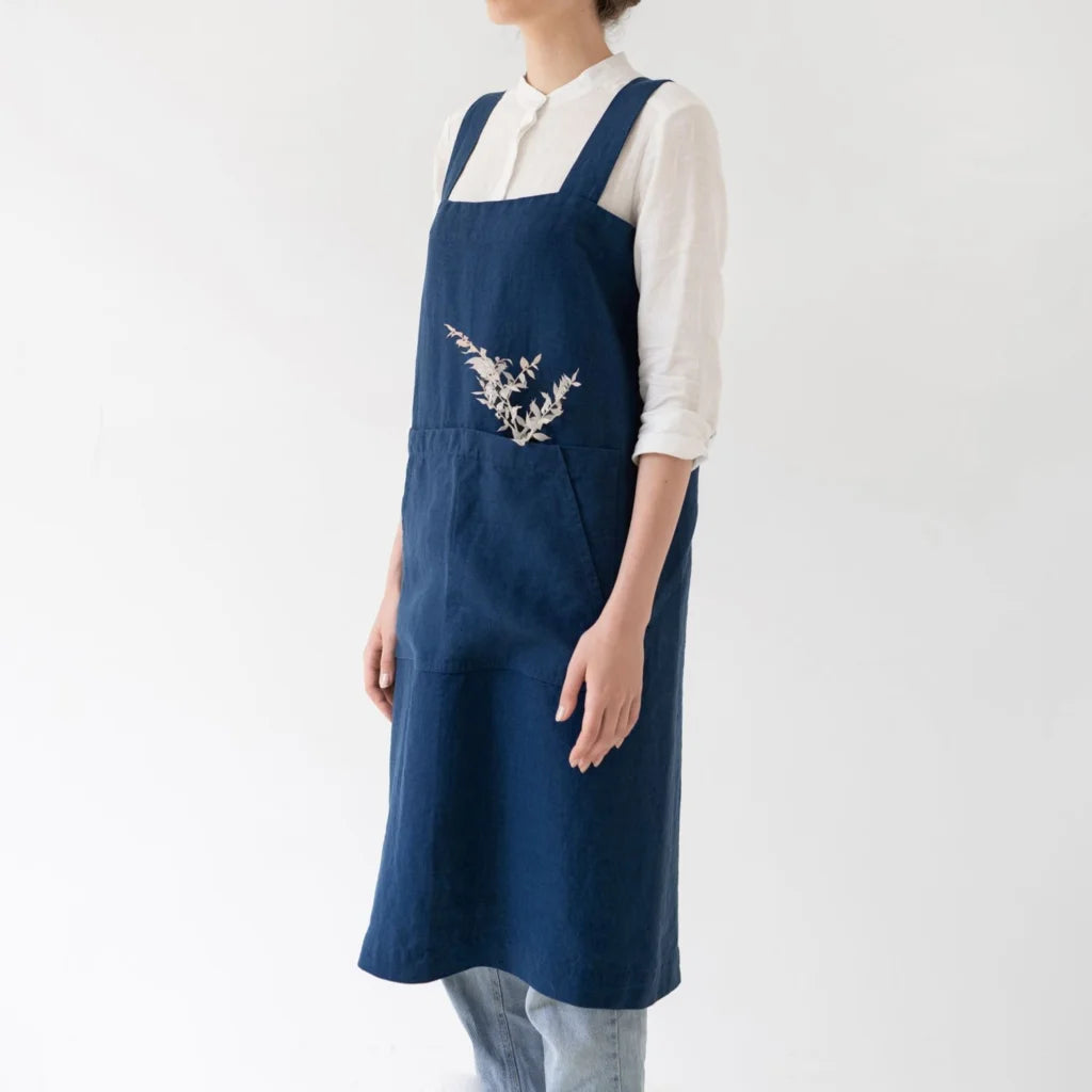 Leinen Pinafore-Schürze in Dunkelblau Blau von Linen Tales Größe 114 cm breit+ 83 cm lang