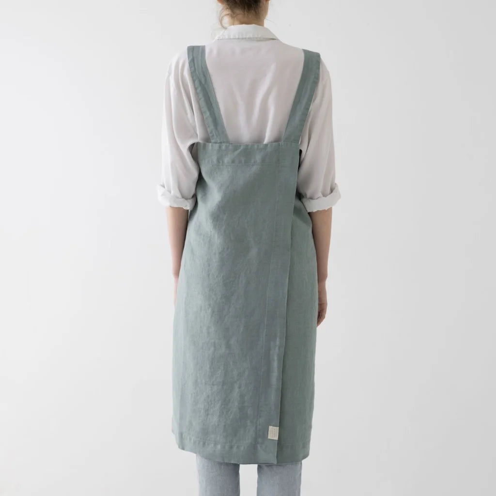 Leinen Pinafore-Schürze in Mint Grün von Linen Tales Größe 114 cm breit+ 83 cm lang