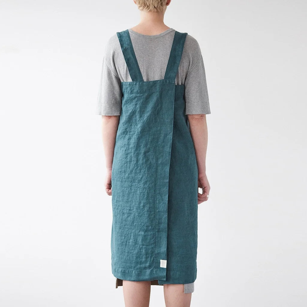 Leinen Pinafore-Schürze in Petrol Blau von Linen Tales Größe 114 cm breit+ 83 cm lang