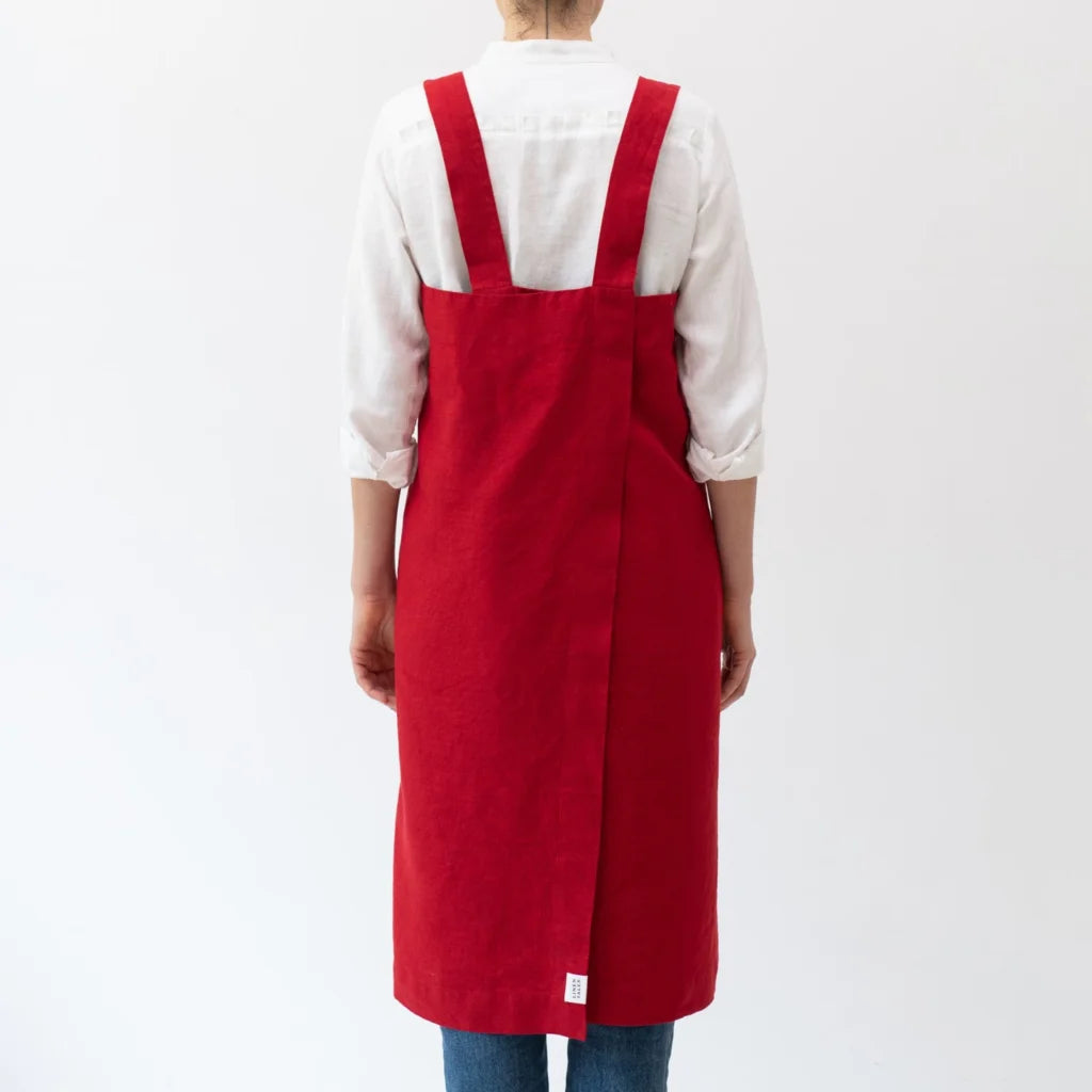 Leinen Pinafore-Schürze in Rot von Linen Tales Größe 114 cm breit+ 83 cm lang