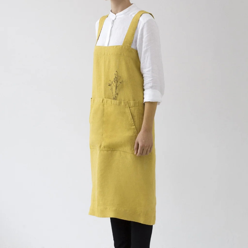 Leinen Pinafore-Schürze in Senfgelb Gelb von Linen Tales Größe 114 cm breit+ 83 cm lang