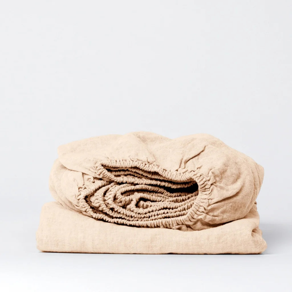 Leinen Spannbettlaken für Boxspringbetten in Standardgröße - Doppelbett in Sand von Linen Tales Größe 180x200 cm