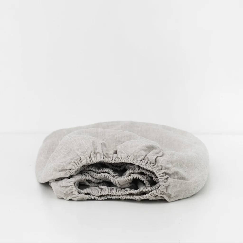 Leinen Spannbettlaken für Kinder-Matratzen in Stein Grau von Linen Tales Größe 60x120 cm