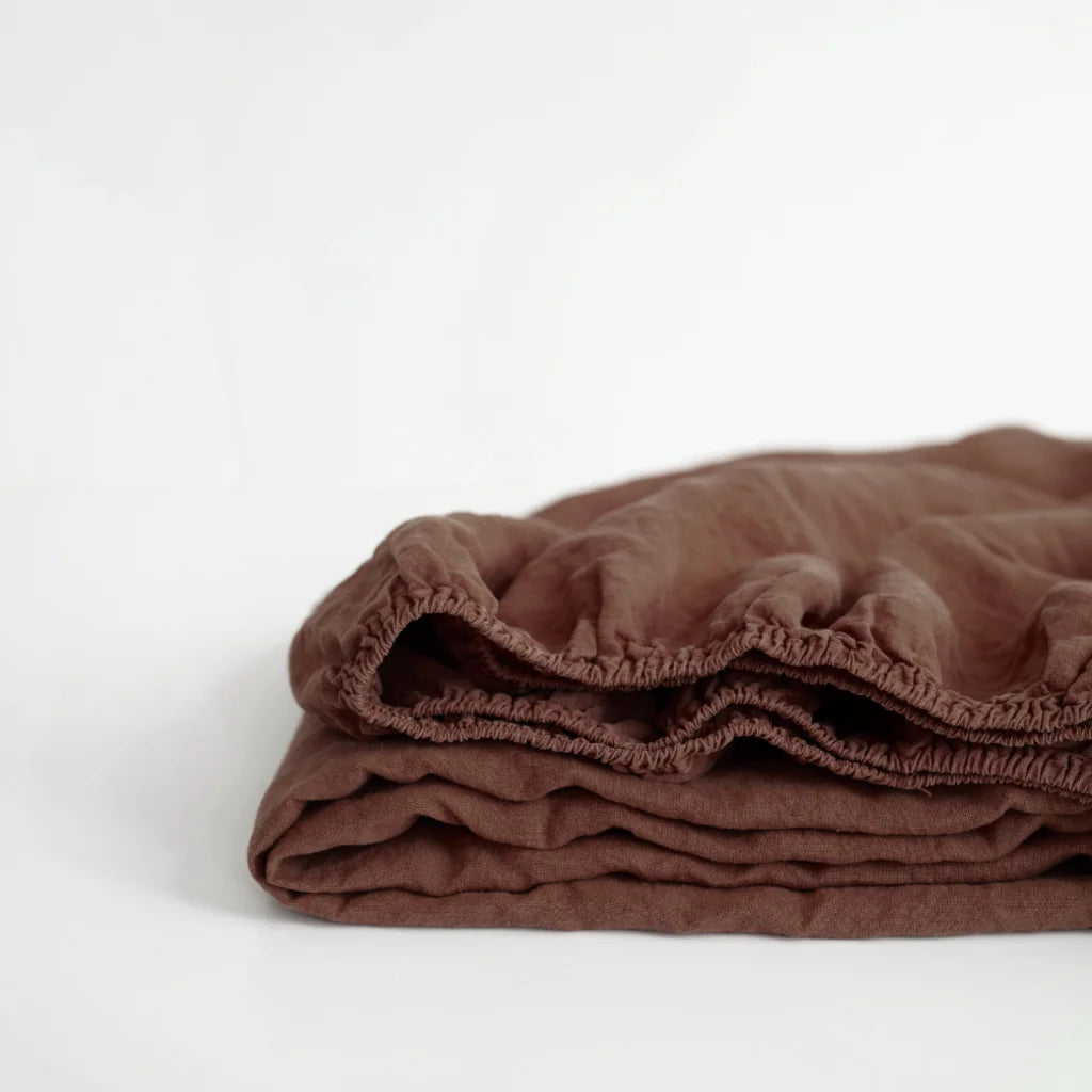 Leinen Spannbettlaken für Matratzen in Standardgröße - Doppelbett in Schokolade Braun von Linen Tales Größe 180x200 cm