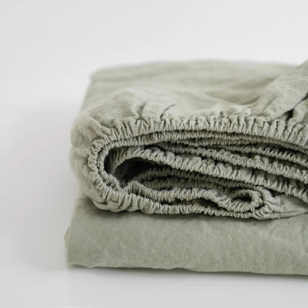 Leinen Spannbettlaken für Matratzen in Standardgröße - Einzelbett in Hellgrün Grün von Linen Tales Größe 90x200 cm
