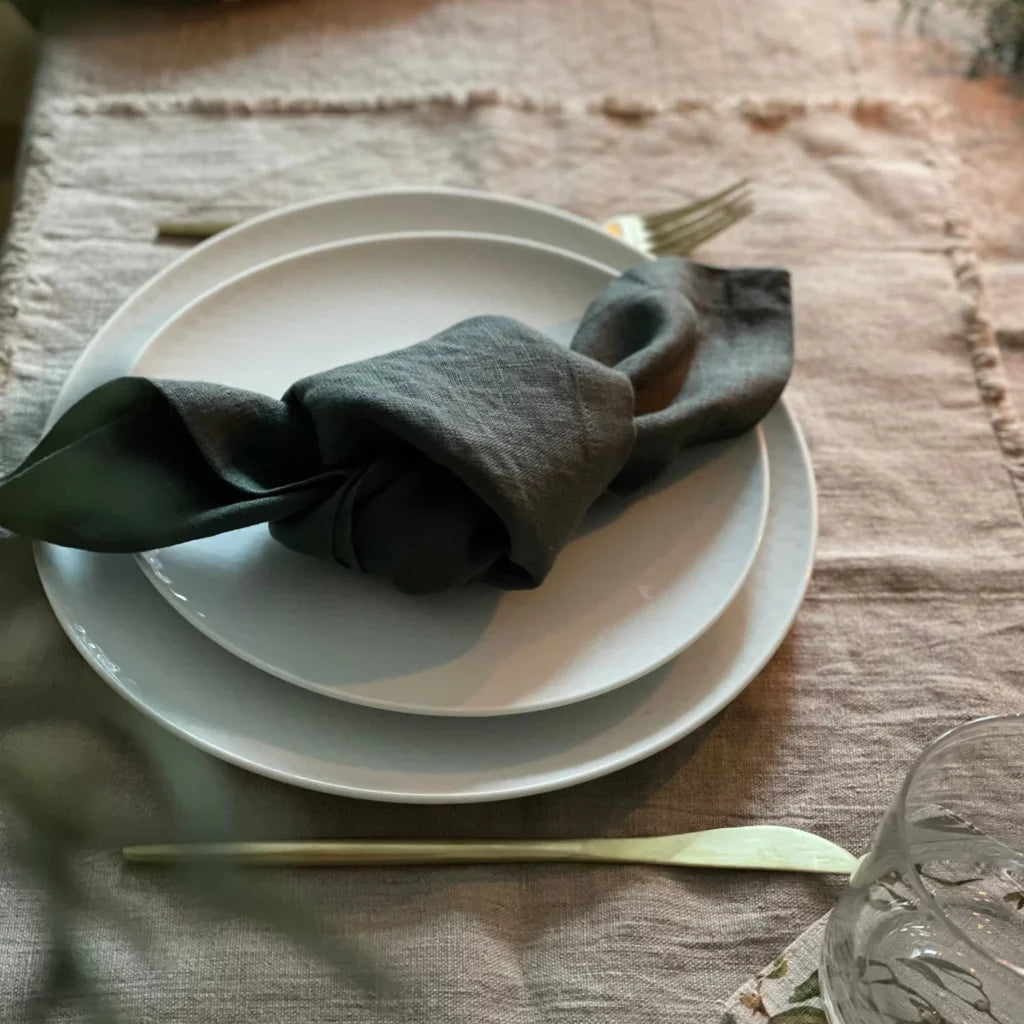 Leinen Stoffserviette 2er-Pack in Waldgrün Grün von Linen Tales Größe 40x40 cm