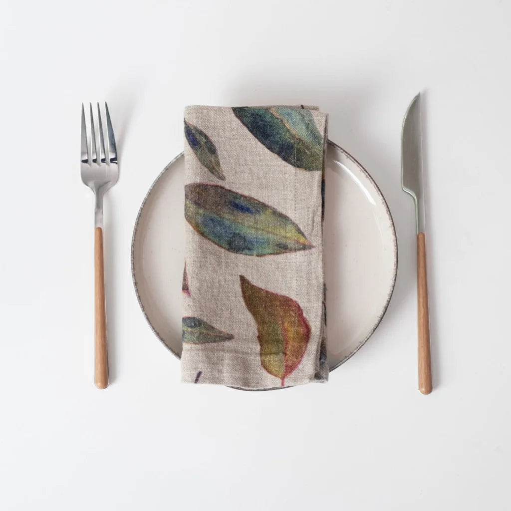 Leinen Stoffserviette Blätter 2er-Pack in Creme+Grün+Orange Muster Blätter von Linen Tales Größe 40x40 cm