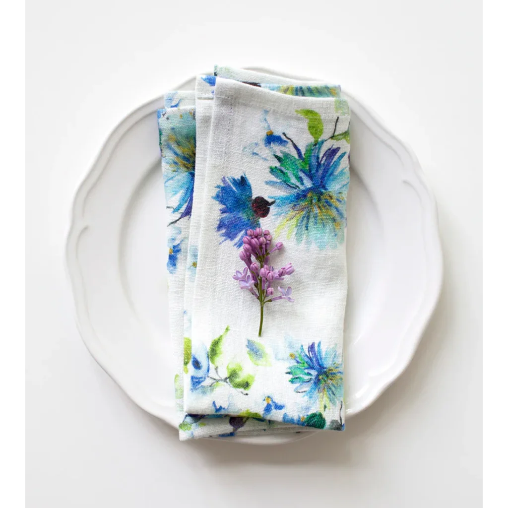 Leinen Stoffserviette Blumen 2er-Pack in Weiß+Blau Muster Blumen von Linen Tales Größe 40x40 cm
