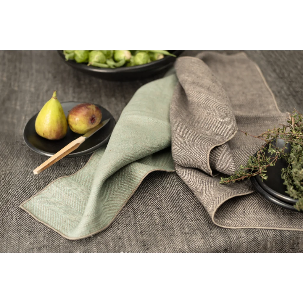 Leinen Stoffserviette mit Fischgrät-Muster 6er-Pack in Mint+Beige Grün+Beige Muster Fischgrät von Erika Vaitkute Größe 46x46 cm