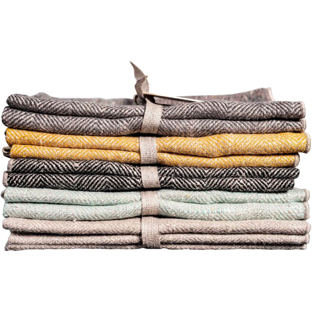 Leinen Stoffserviette mit Fischgrät-Muster 6er-Pack in Senfgelb+Beige Gelb+Beige Muster Fischgrät von Erika Vaitkute Größe 46x46 cm