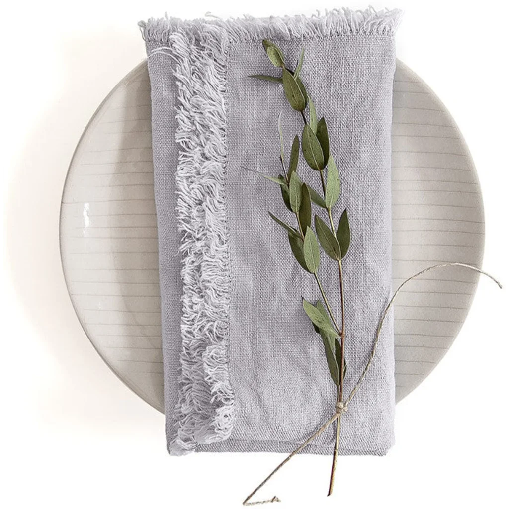 Leinen Stoffserviette mit Fransen 2er-Pack in Hellgrau Grau von Linen Tales Größe 55x55 cm