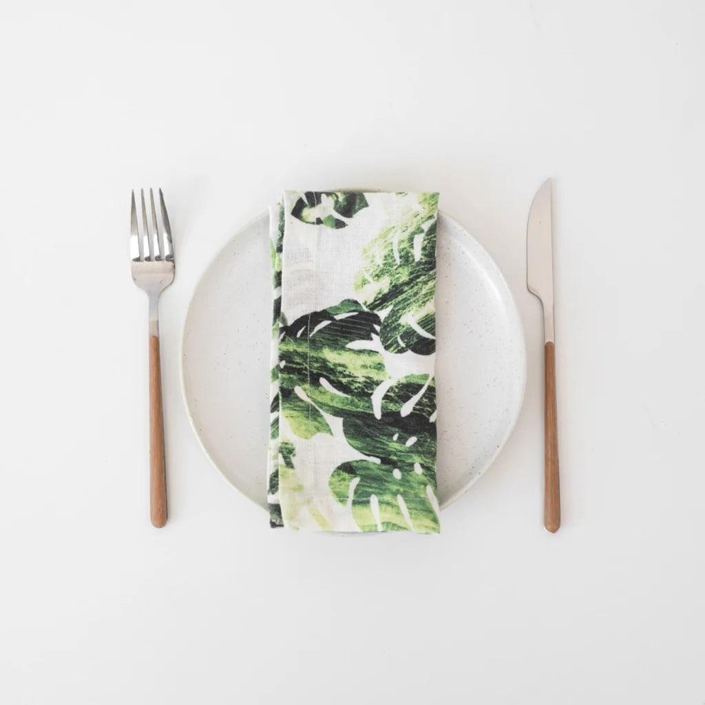 Leinen Stoffserviette Tropical 2er-Pack in Creme+Dunkelgrün Creme+Grün Muster Tropical von Linen Tales Größe 40x40 cm