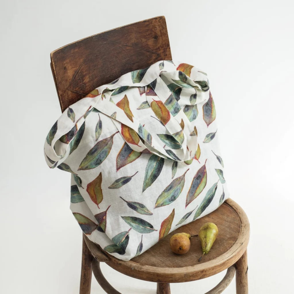 Leinen Tasche Blätter in Weiß+Grün+Orange Muster Blätter von Linen Tales Größe 54 cm breit+ 60 cm lang