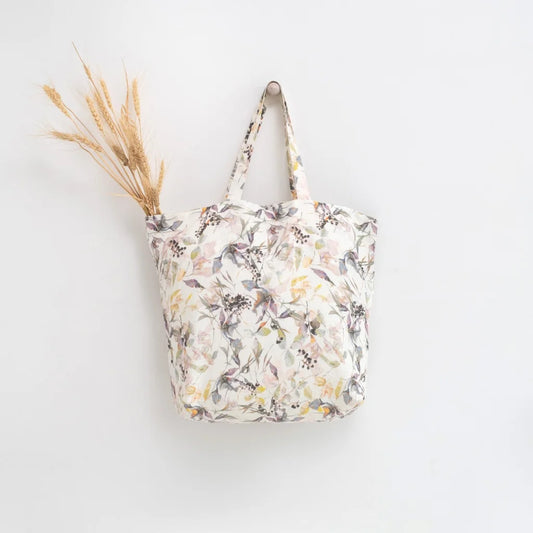 Leinen Tasche Blumen in Weiß+Flieder+Gelb Weiß+Lila+Gelb Muster Blumen von Linen Tales Größe 54 cm breit+ 60 cm lang