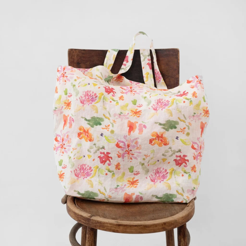 Leinen Tasche Blumen in Weiß+Rosa+Orange+Grün Muster Blumen von Linen Tales Größe 54 cm breit+ 60 cm lang