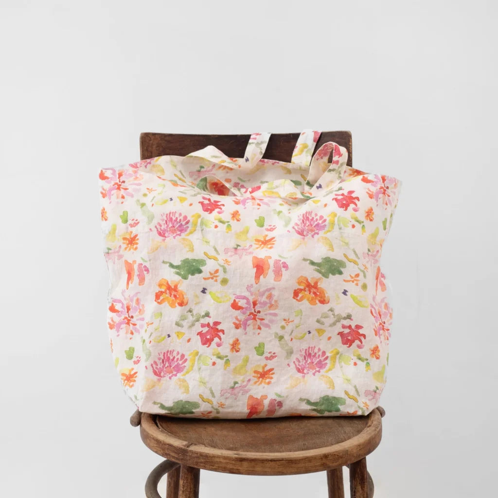 Leinen Tasche Blumen in Weiß+Rosa+Orange+Grün Muster Blumen von Linen Tales Größe 54 cm breit+ 60 cm lang
