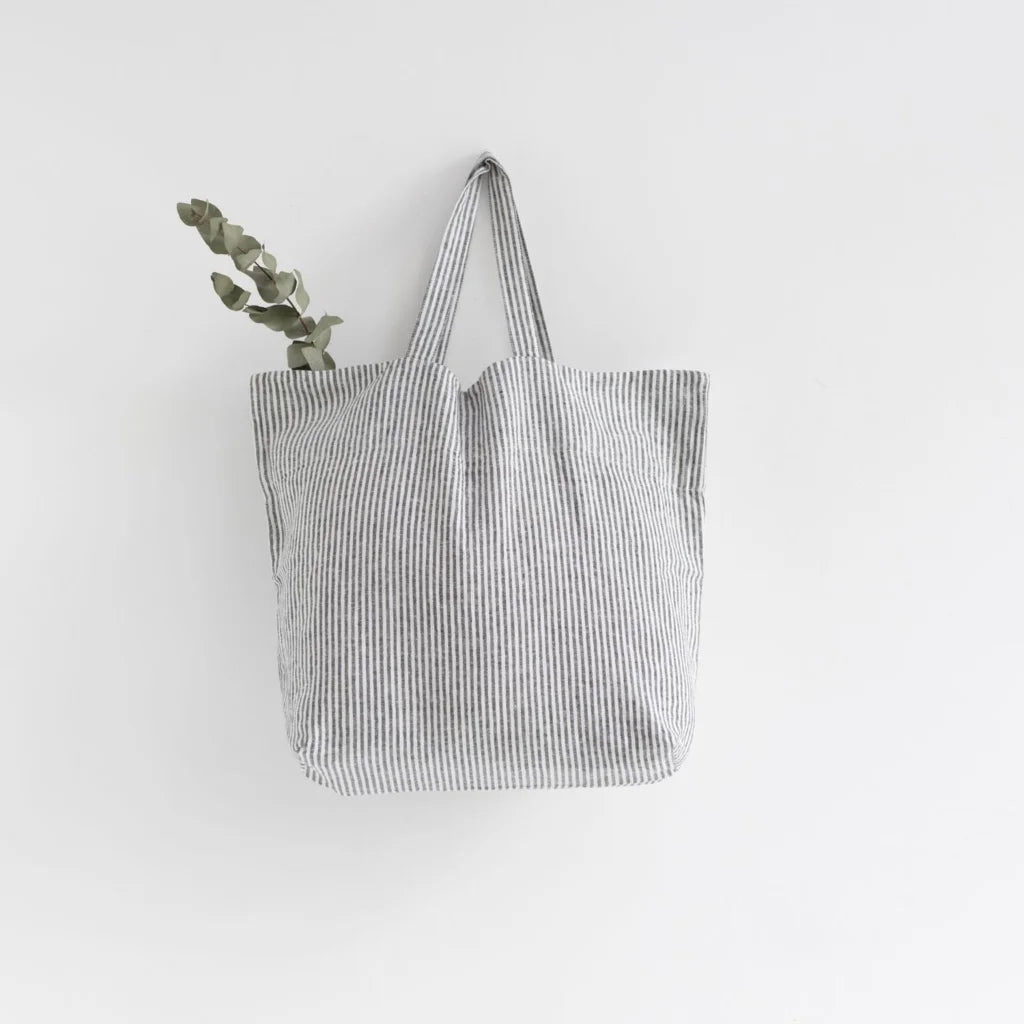 Leinen Tasche Streifen in Weiß+Anthrazit Weiß+Grau Muster Streifen von Linen Tales Größe 54 cm breit+ 60 cm lang