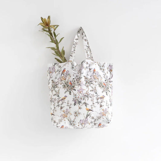 Leinen Tasche Vögel in Weiß+Flieder+Grün Weiß+Lila+Grün Muster Vögel von Linen Tales Größe 54 cm breit+ 60 cm lang