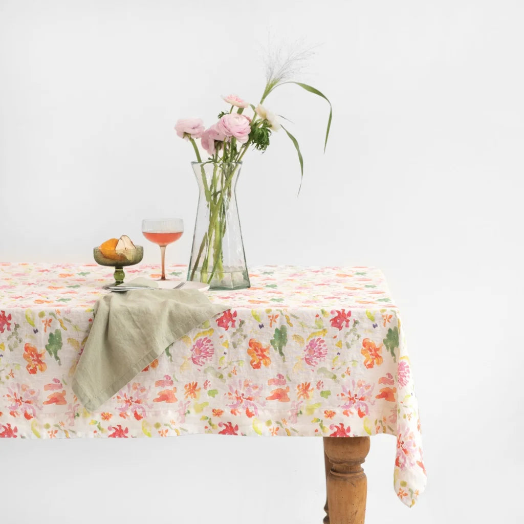 Leinen Tischdecke Blumen in Weiß+Rosa+Orange+Grün Muster Blumen von Linen Tales Größe 140x250 cm