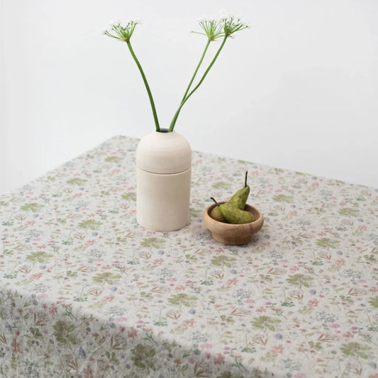 Leinen Tischdecke Botanik in Creme+Rosa+Grün+Braun Muster Botanik von Linen Tales Größe 160x160 cm