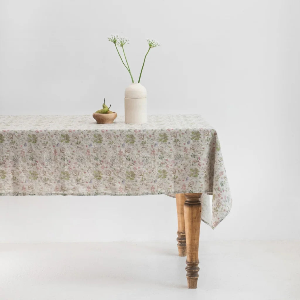 Leinen Tischdecke Botanik in Creme+Rosa+Grün+Braun Muster Botanik von Linen Tales Größe 180x300 cm