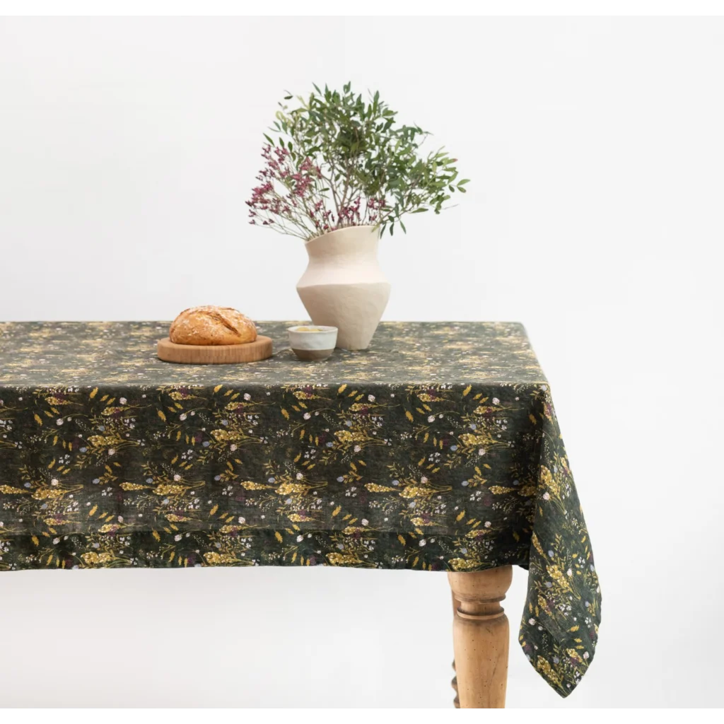 Leinen Tischdecke Gräser in Dunkelgrün+Gelb Grün+Gelb Muster Gräser von Linen Tales Größe 140x250 cm