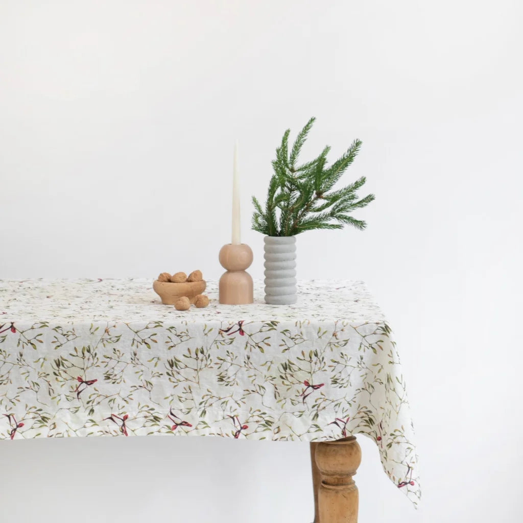 Leinen Tischdecke Mistelzweige in Weiß+Olive+Dunkelrot Weiß+Grün+Rot Muster Mistelzweige von Linen Tales Größe 140x380 cm
