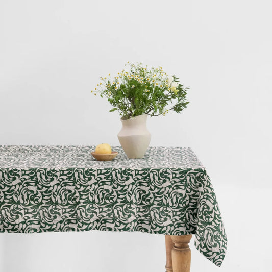 Leinen Tischdecke Ranke in Grün+Beige Muster Ranke von Linen Tales Größe 140x140 cm