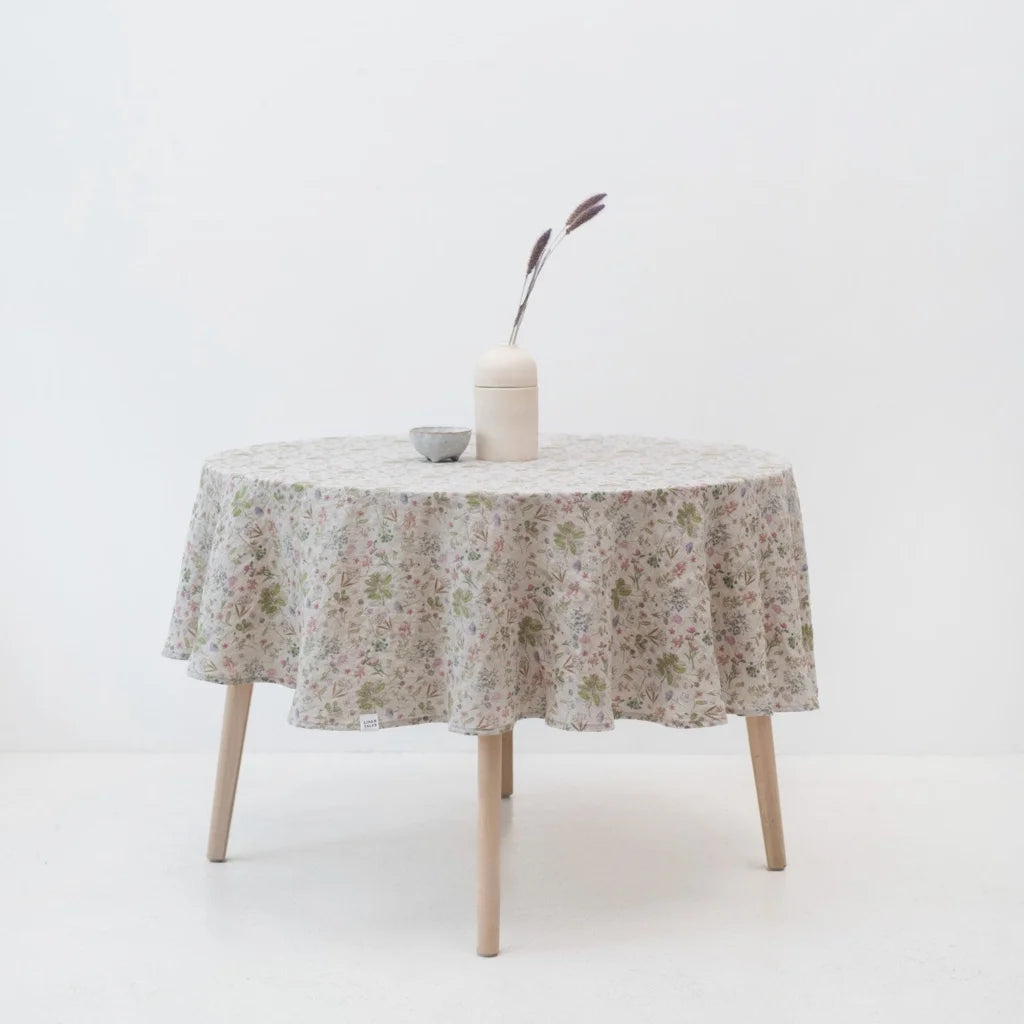 Leinen Tischdecke rund Botanik in Creme+Rosa+Grün+Braun Muster Botanik von Linen Tales Größe Ø 230 cm