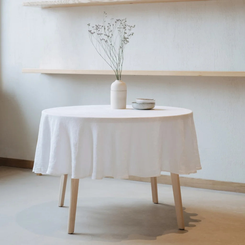 Leinen Tischdecke rund in Weiß von Linen Tales Größe Ø 230 cm