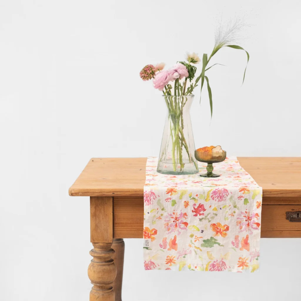 Leinen Tischläufer Blumen in Weiß+Rosa+Orange+Grün Muster Blumen von Linen Tales Größe 40x150 cm