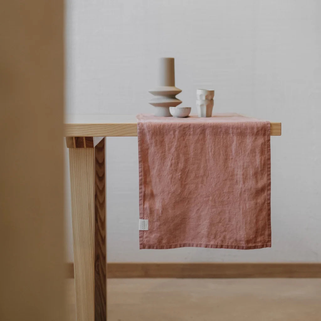 Leinen Tischläufer in Apricot Orange von Linen Tales Größe 40x150 cm