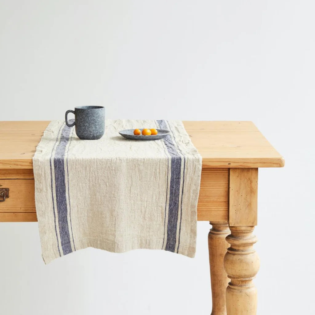 Leinen Tischläufer Vintage in Creme+Jeansblau Creme+Blau Muster Streifen von Linen Tales Größe 40x200 cm