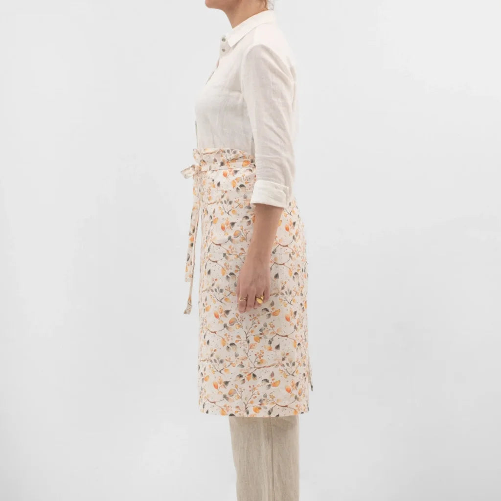 Leinen Vorbinder Blätter in Weiß+Orange+Grau Muster Blätter von Linen Tales Größe 105 cm breit+ 78 cm lang
