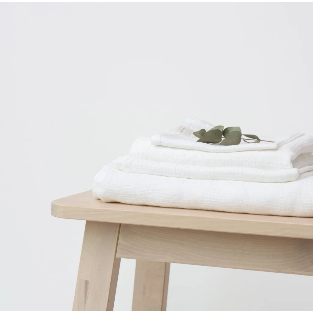 Leinen Waffelpiqué Badetuch in Weiß von Linen Tales Größe 100x140 cm