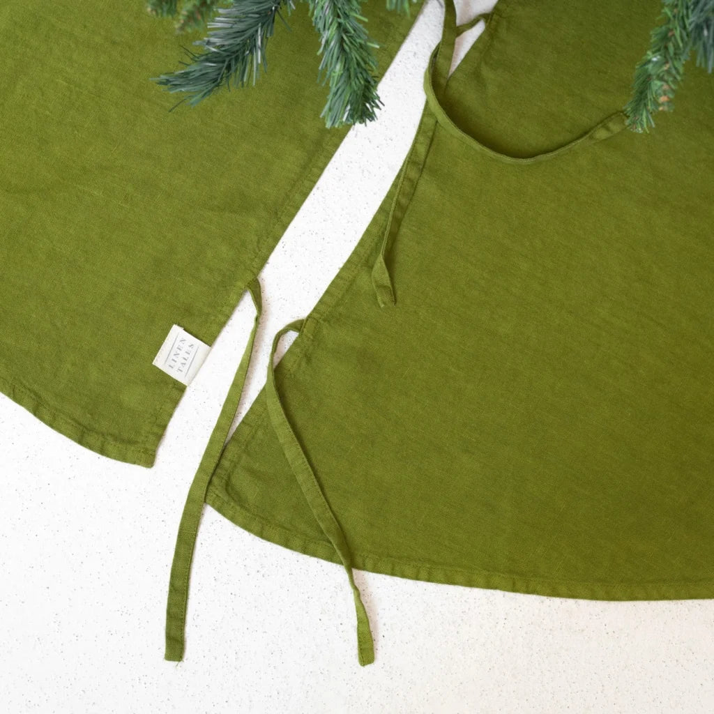 Leinen Weihnachtsbaumdecke in Moosgrün Grün von Linen Tales Größe Ø 125 cm