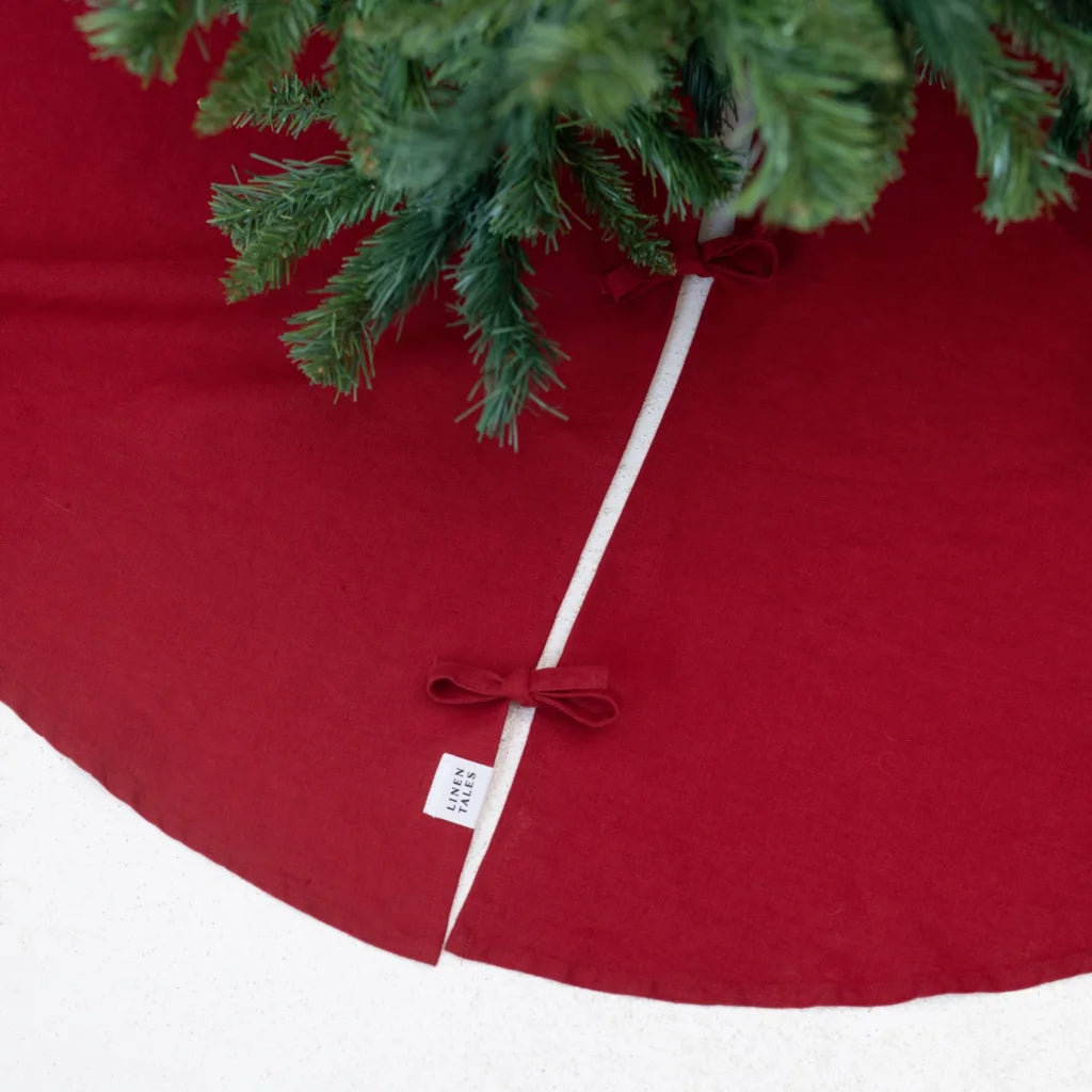 Leinen Weihnachtsbaumdecke in Rot von Linen Tales Größe Ø 125 cm