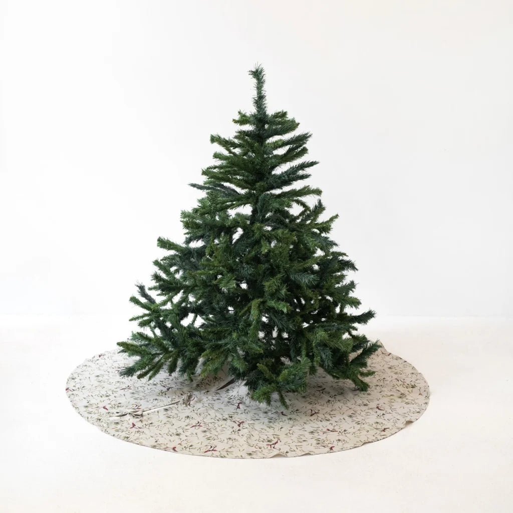 Leinen Weihnachtsbaumdecke Mistelzweige in Creme+Olive+Dunkelrot Creme+Grün+Rot Muster Mistelzweige von Linen Tales Größe Ø 125 cm